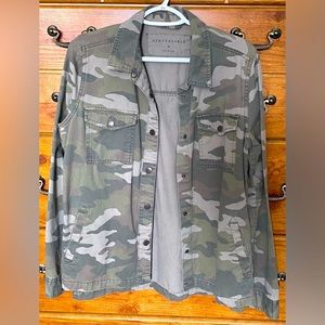 Aeropostale Women’s Camo Jacket Medium